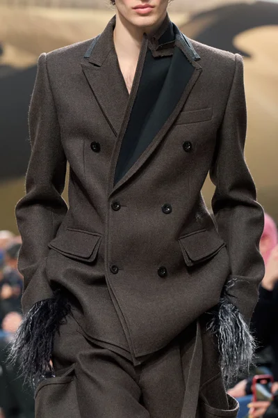 Look 23
